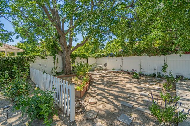 23340 Cedartown, Newhall, CA 91321