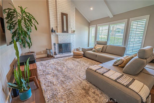 23340 Cedartown, Newhall, CA 91321