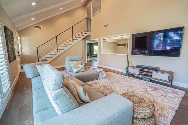 23340 Cedartown, Newhall, CA 91321
