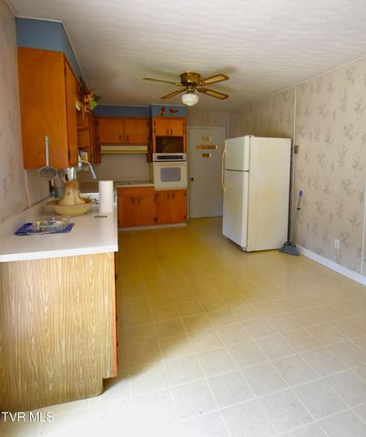 3023 Princeton Road, Kingsport, TN 37660
