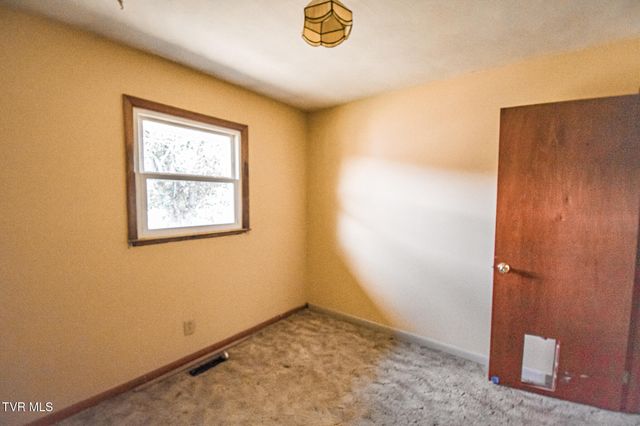 3023 Princeton Road, Kingsport, TN 37660
