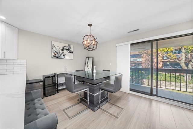 8094 Garfield Avenue 4-3, Burr Ridge, IL 60527