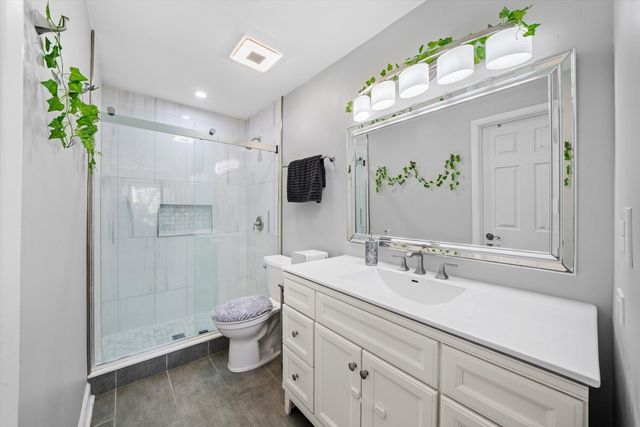 8094 Garfield Avenue 4-3, Burr Ridge, IL 60527