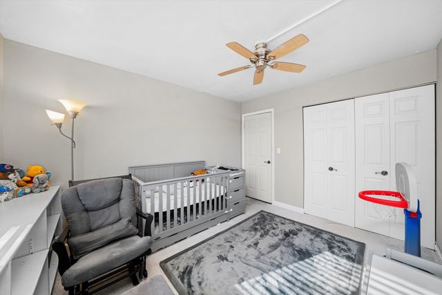 8094 Garfield Avenue 4-3, Burr Ridge, IL 60527