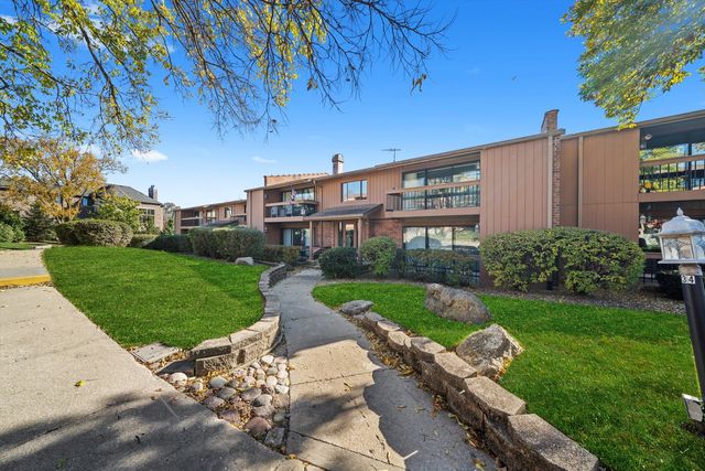 8094 Garfield Avenue 4-3, Burr Ridge, IL 60527