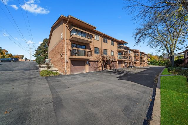 8094 Garfield Avenue 4-3, Burr Ridge, IL 60527