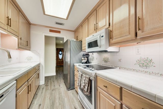 1406 Capetown Drive, Grand Prairie, TX 75050