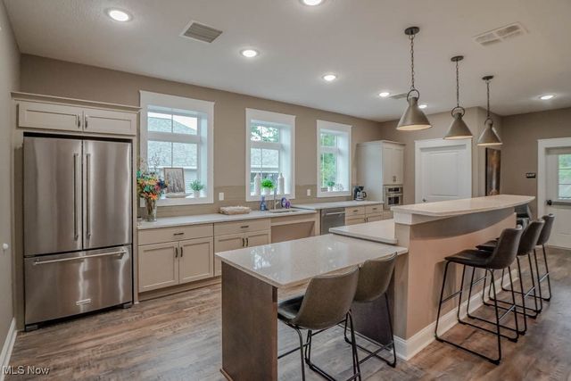 2080 Hawthorn Court, North Canton, OH 44720