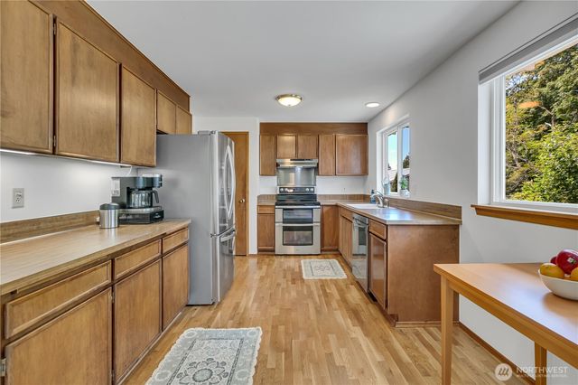 10510 SE 233rd Place, Kent, WA 98031