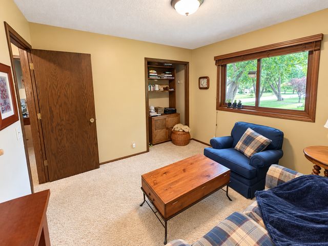 2811 Comstock Lane N, Plymouth, MN 55447