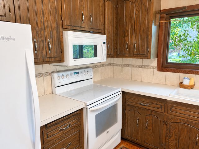 2811 Comstock Lane N, Plymouth, MN 55447