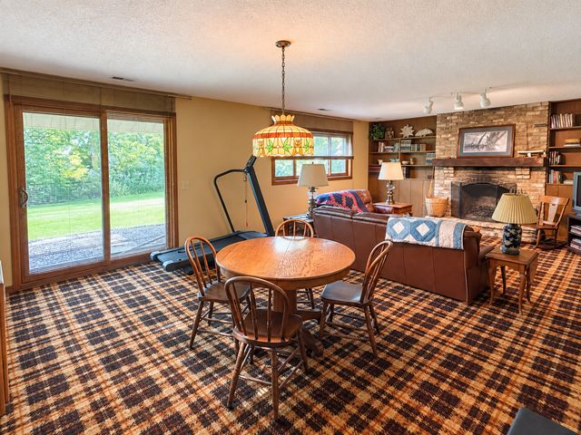 2811 Comstock Lane N, Plymouth, MN 55447