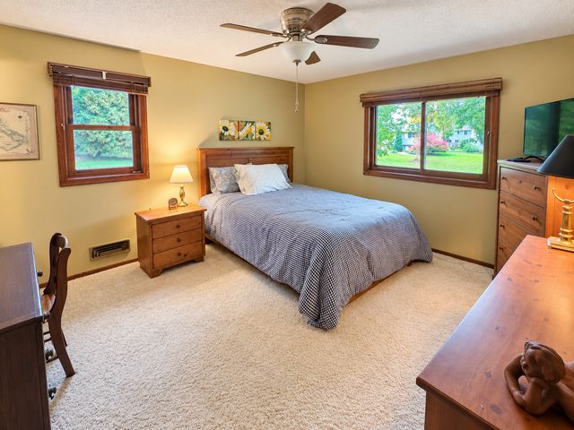 2811 Comstock Lane N, Plymouth, MN 55447