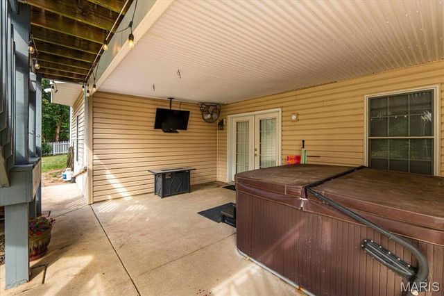 75 Hesters Court, St Charles, MO 63304