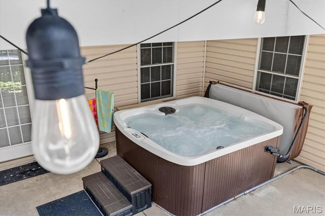75 Hesters Court, St Charles, MO 63304