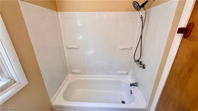 1434 E 222nd Street, Euclid, OH 44117