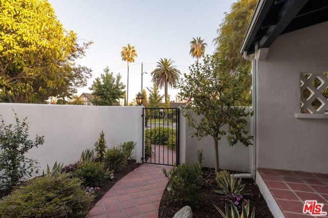 1501 New York Drive, Altadena, CA 91001