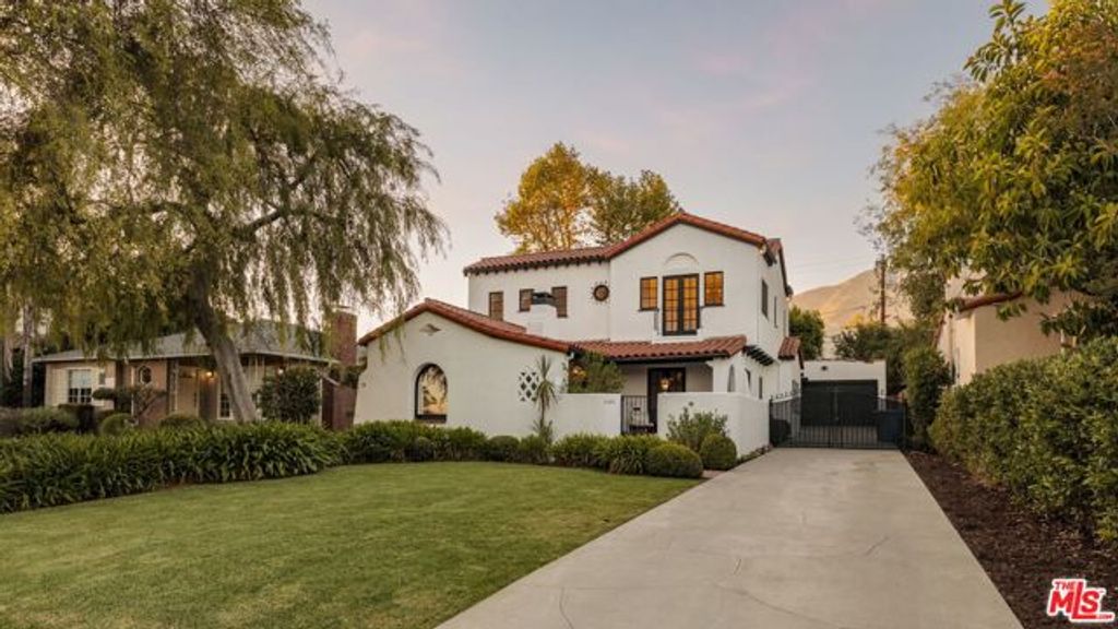 1501 New York Drive, Altadena, CA 91001