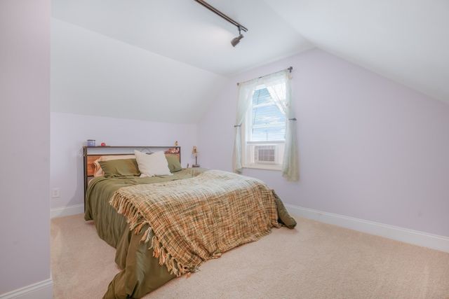1894 Fall River Avenue, Seekonk, MA 02771