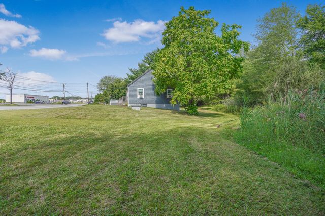 1894 Fall River Avenue, Seekonk, MA 02771
