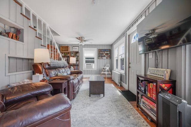 1894 Fall River Avenue, Seekonk, MA 02771