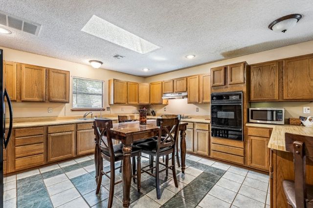 1940 S Washington Street, Siloam Springs, AR 72761