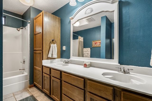 1940 S Washington Street, Siloam Springs, AR 72761