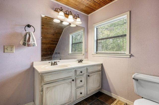 1940 S Washington Street, Siloam Springs, AR 72761