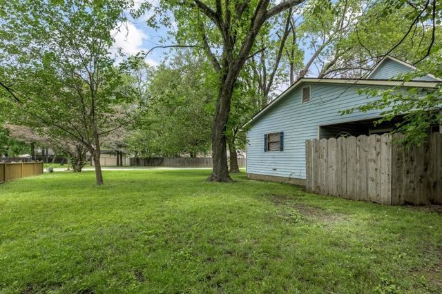 1940 S Washington Street, Siloam Springs, AR 72761