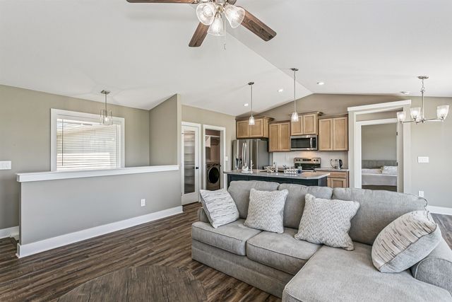 4560 N Atherton St, Maize, KS 67101