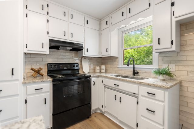 128 Bel Aire Dr, Winchester, TN 37398