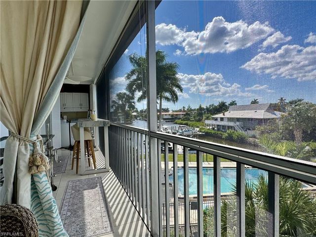 1666 Osprey AVE 203, Naples, FL 34102