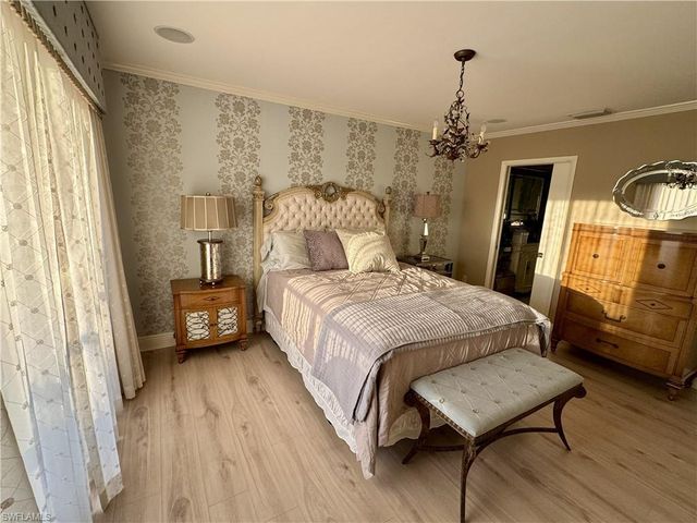 1666 Osprey AVE 203, Naples, FL 34102