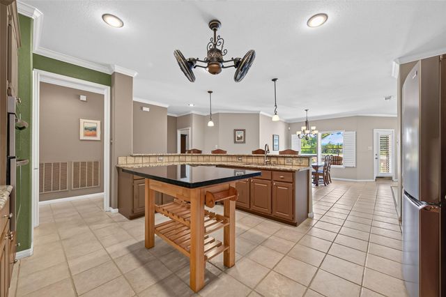 8 Alba Road, Montgomery, TX 77356