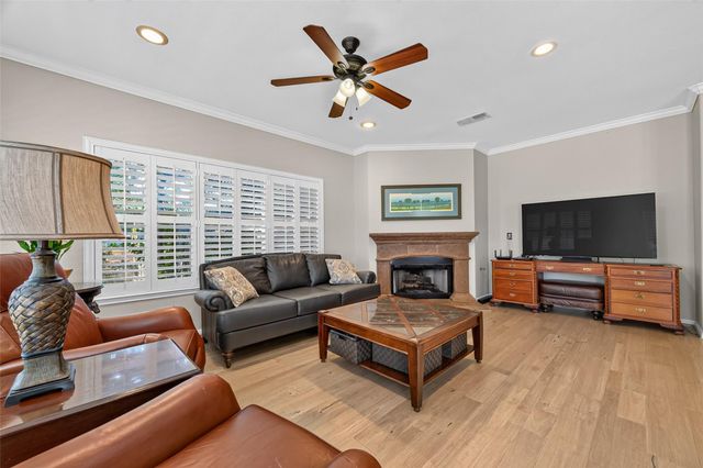 8 Alba Road, Montgomery, TX 77356