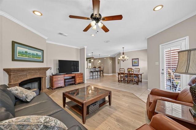 8 Alba Road, Montgomery, TX 77356