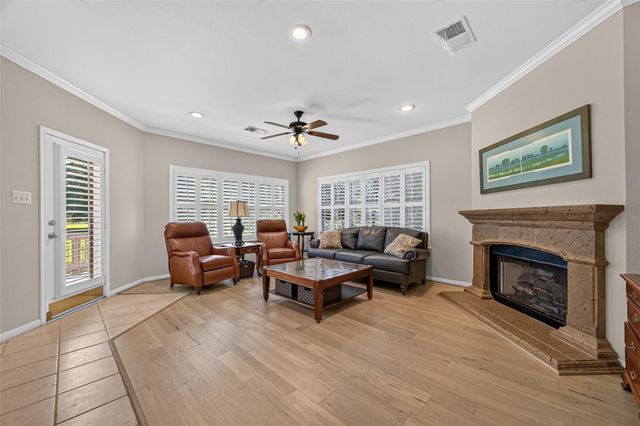 8 Alba Road, Montgomery, TX 77356