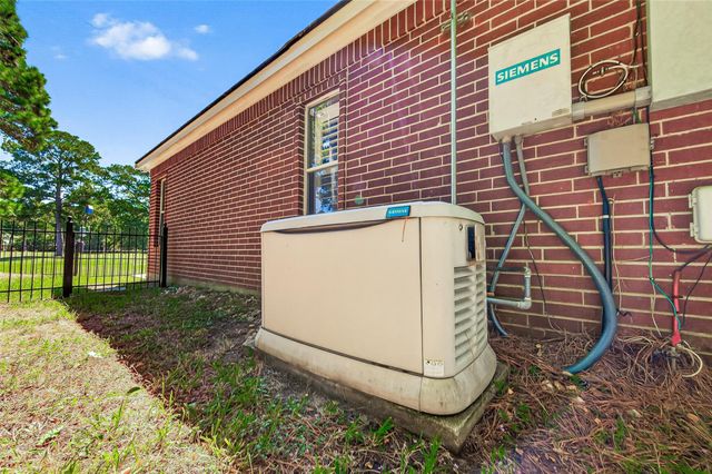 8 Alba Road, Montgomery, TX 77356