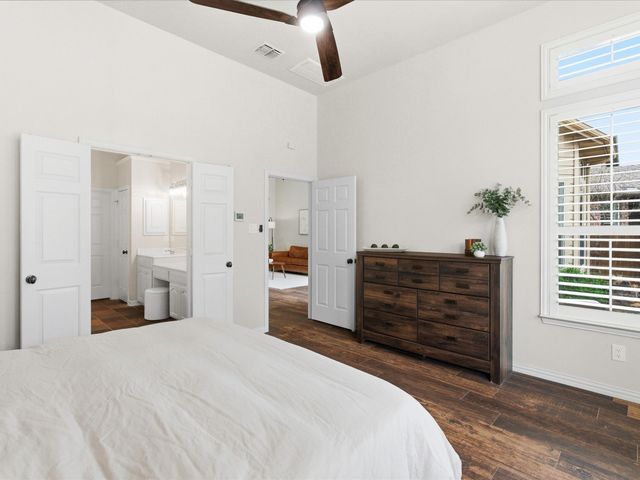 1600 Meadows Avenue, Lantana, TX 76226