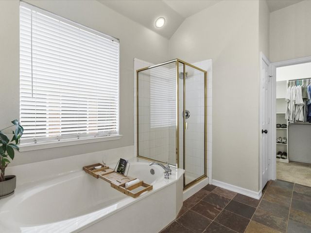 1600 Meadows Avenue, Lantana, TX 76226