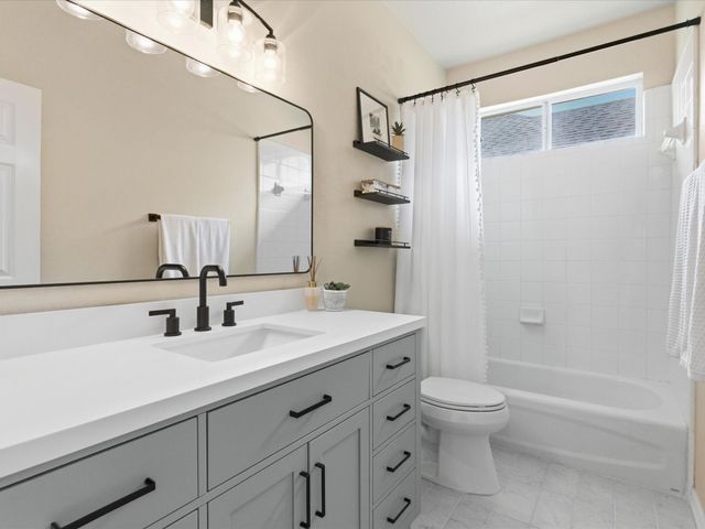 1600 Meadows Avenue, Lantana, TX 76226