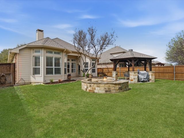 1600 Meadows Avenue, Lantana, TX 76226