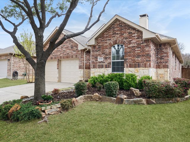 1600 Meadows Avenue, Lantana, TX 76226
