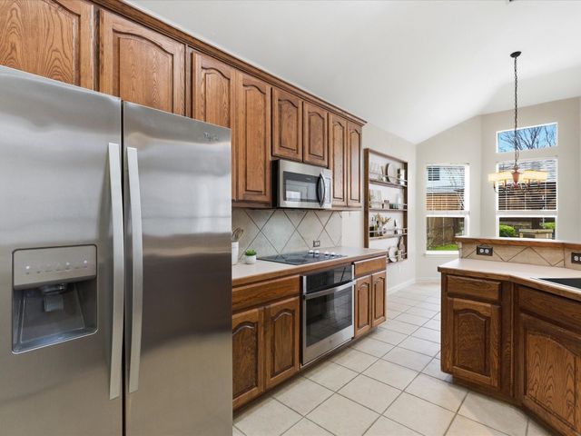 1600 Meadows Avenue, Lantana, TX 76226