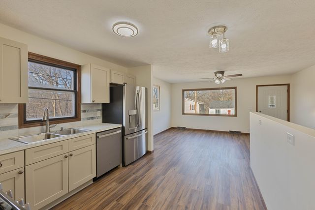 35 OPAL Drive, Council Bluffs, IA 51503