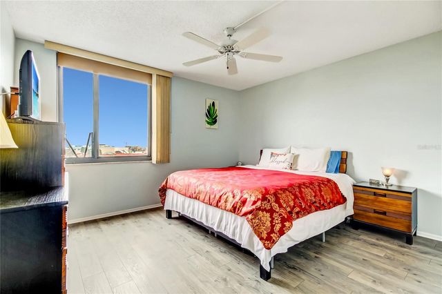 255 DOLPHIN PT POINT 603, Clearwater Beach, FL 33767