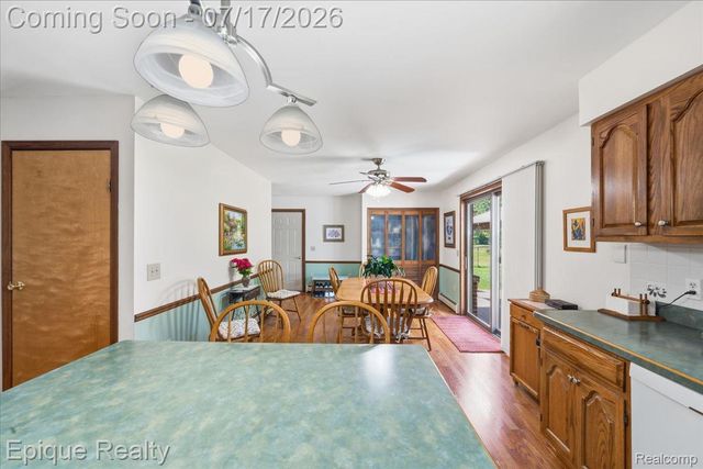 555 E Square Lake Road, Troy, MI 48085