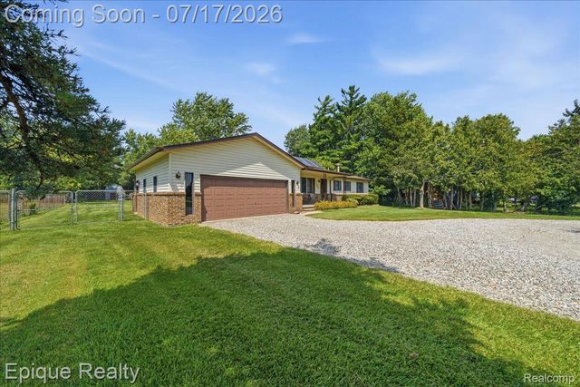 555 E Square Lake Road, Troy, MI 48085