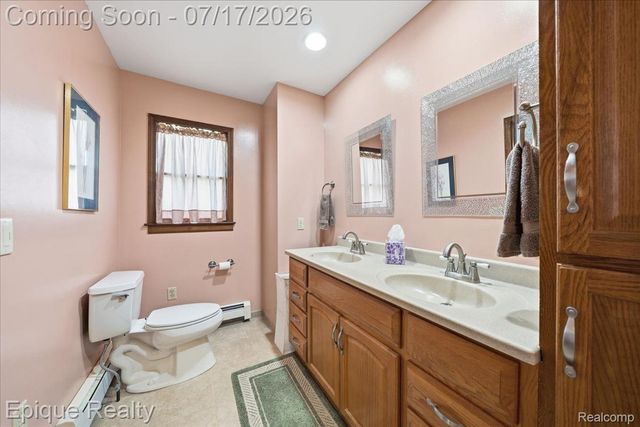 555 E Square Lake Road, Troy, MI 48085