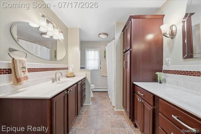 555 E Square Lake Road, Troy, MI 48085